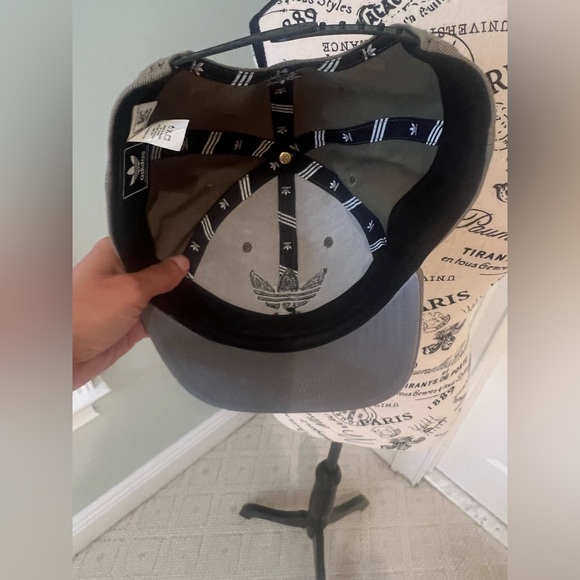 NWOT Adidas Army Green Hat | Never Worn | OS | Snap Back | Flat Brim - Picture 3 of 10